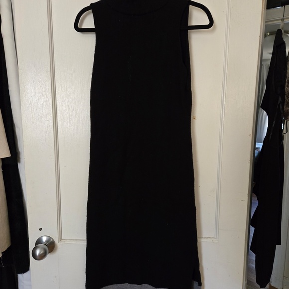 Athleta Sleeveless Maxi Dress - Size Medium - Picture 5 of 6